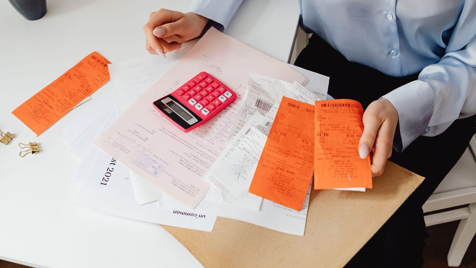 Vender entradas en Reino Unido: VAT y HMRC en 2026